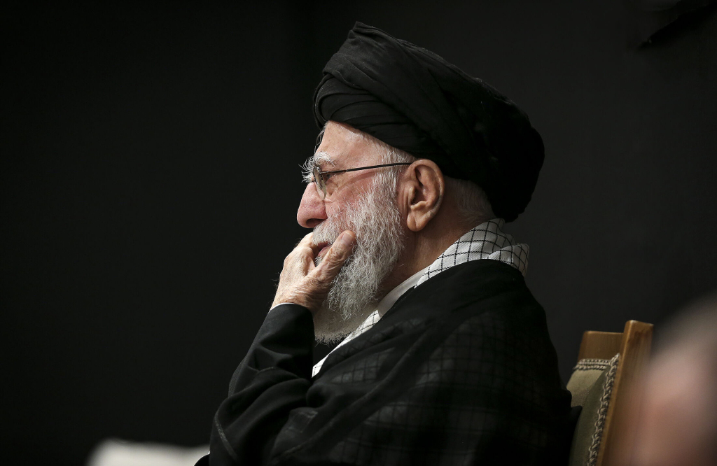 担任最高领袖36年,哈梅内伊如何领导伊朗走到今天?-华闻时空